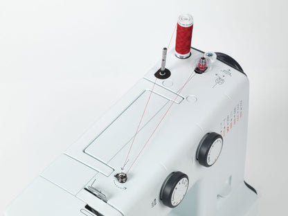 máquina de coser bernette b33